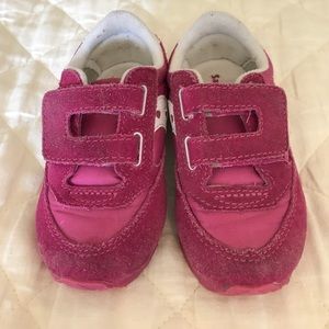 Size 6.5, baby saucony tennis shoes